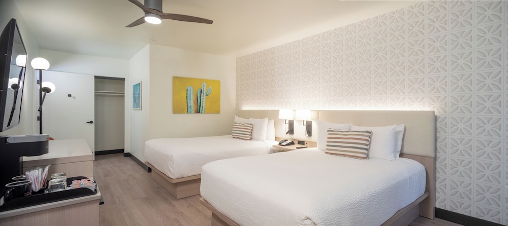 ROOM, 2 QUEEN BEDS, SHARED PATIO