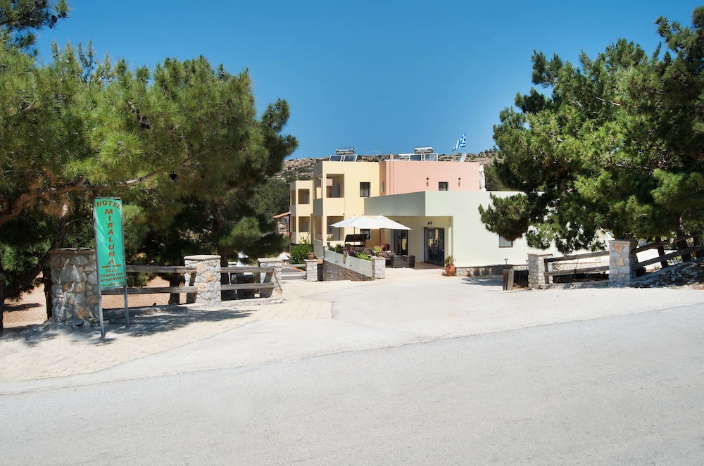 Miraluna Hotel 40/50