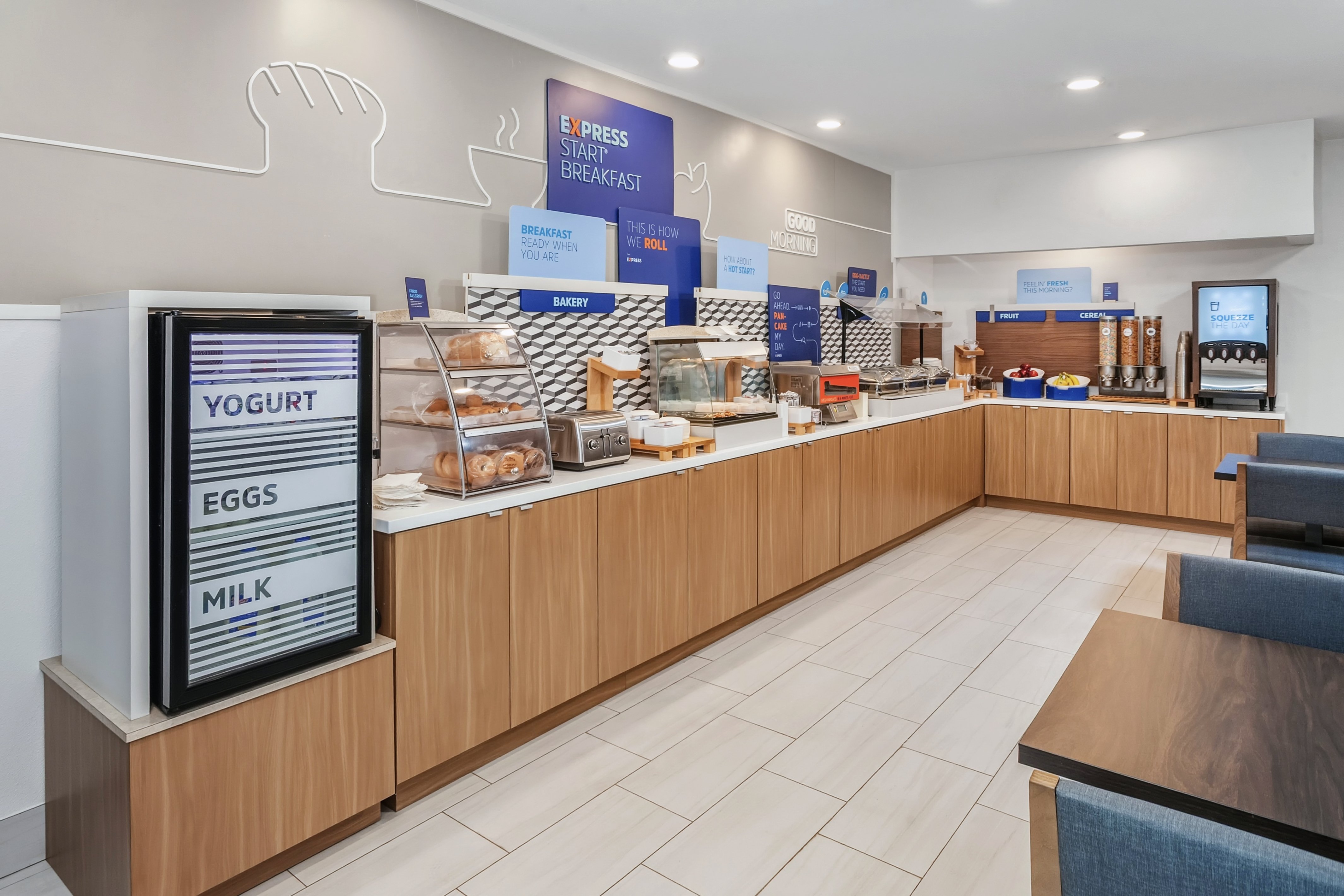 Holiday Inn Express & Suites Bloomington - Normal, an IHG Hotel 46/69