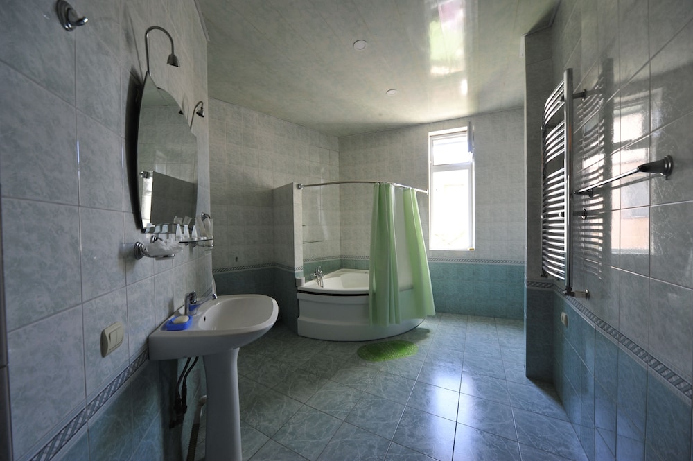 Guesthouse And Hostel Batumi Globus 46/46