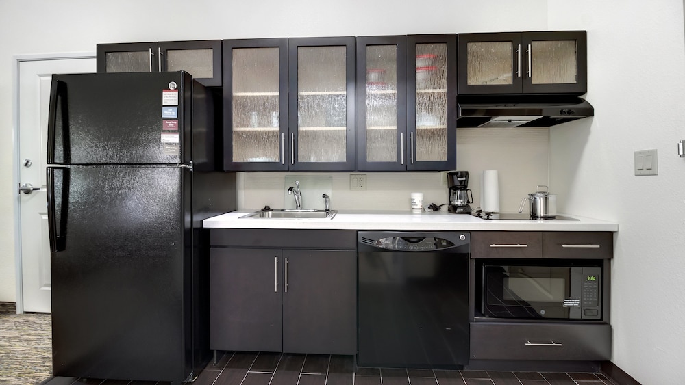 Candlewood Suites Waco 45/58