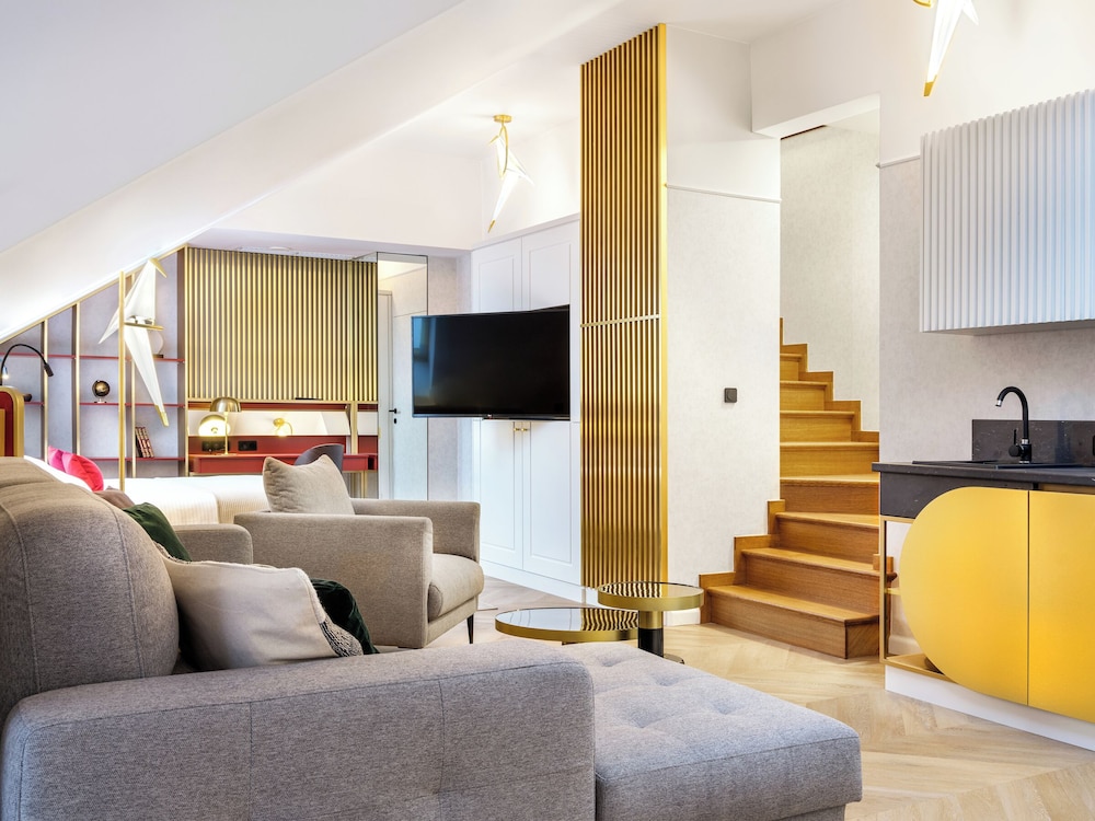 Hotel Golden Queen 33/50