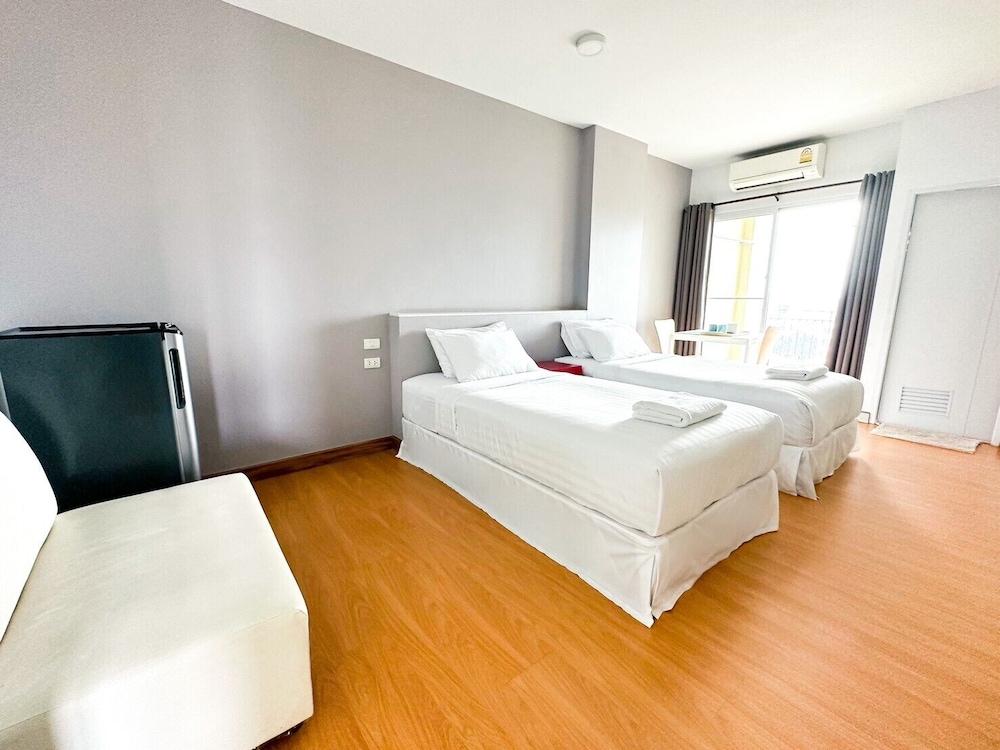 Deluxe, Twin Beds