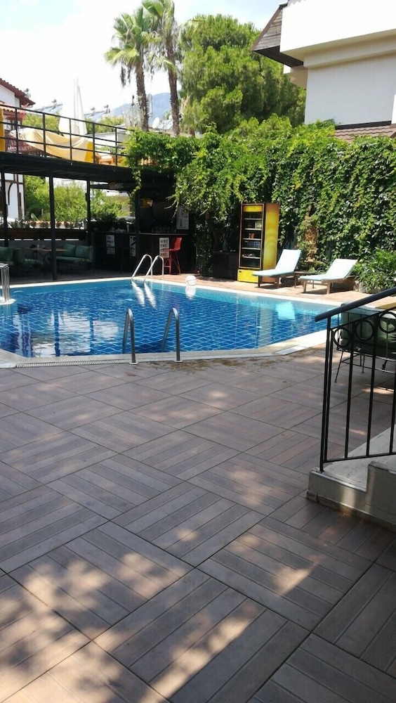 Derin Luxury Hotel 18/19