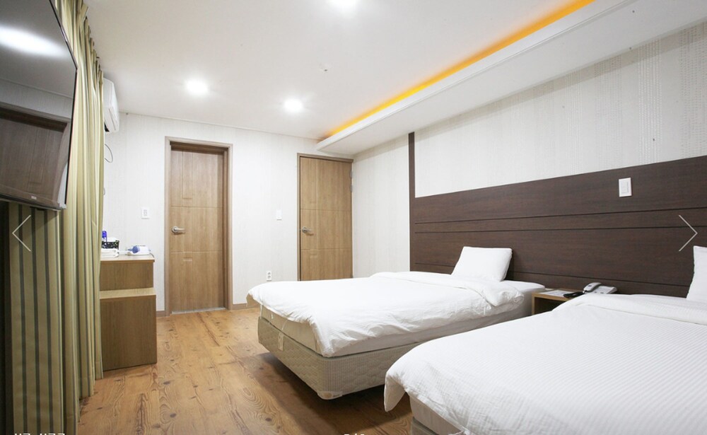 Hotel CJ 12/26