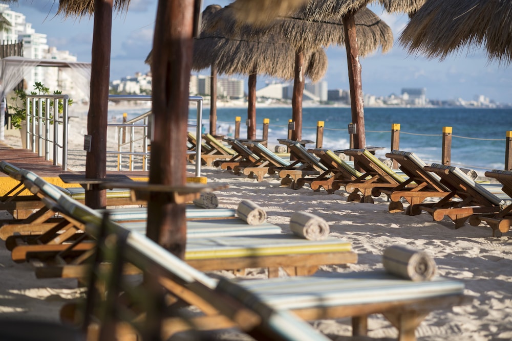 Club Regina Cancun managed by Accor 33/35