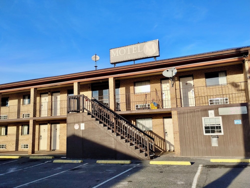 Motel M Lewisburg 42/42