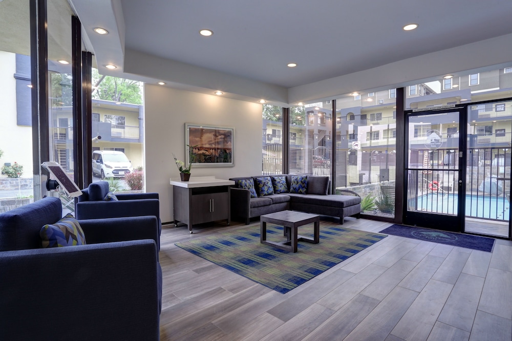 GreenTree Pasadena Inn 37/57