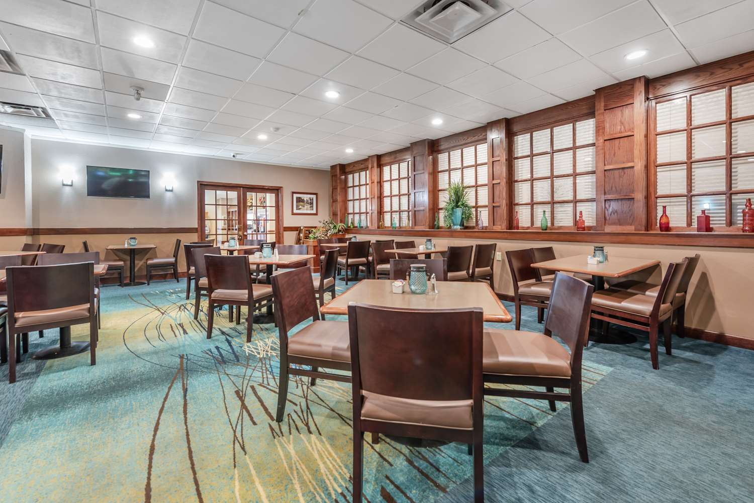 restaurant cafeteria