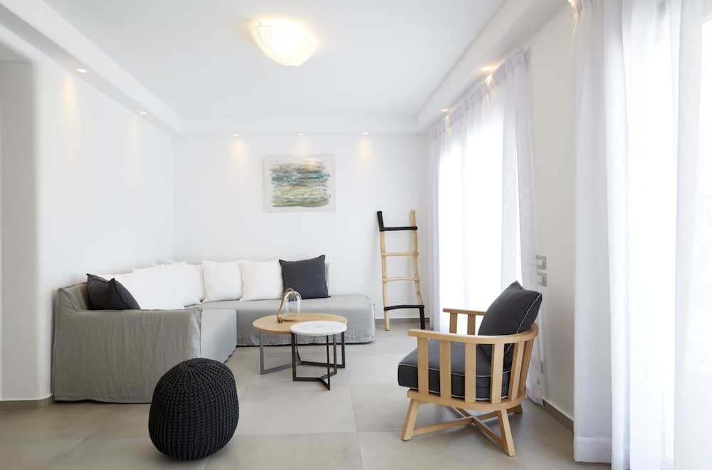 Amor Hideaway Villas by Mr and Mrs White 10/46
