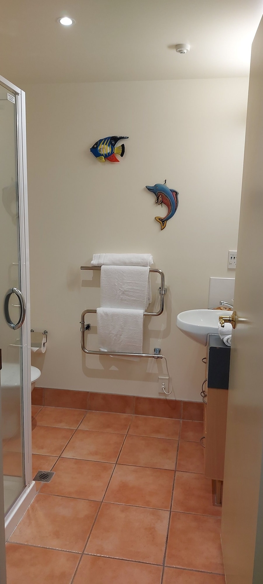 2 Bedrooms, Upper, Apartment, East Side