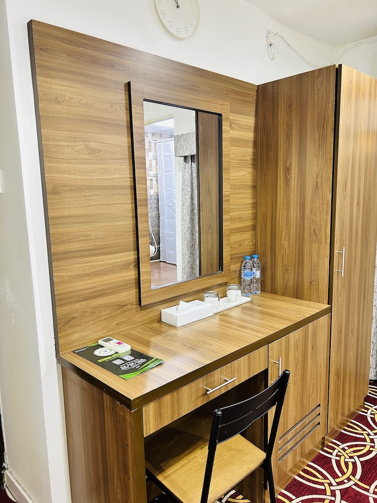 Al Sabkha Hotel 14/53