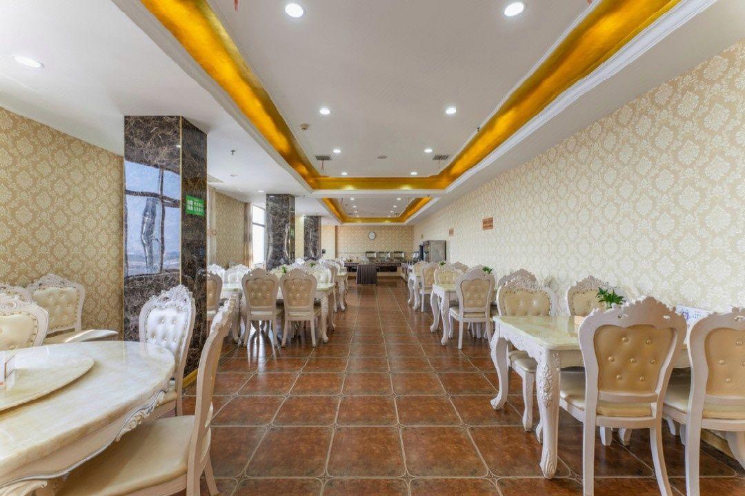 Vienna Hotel (Jiujiang Railway Station) 32/37