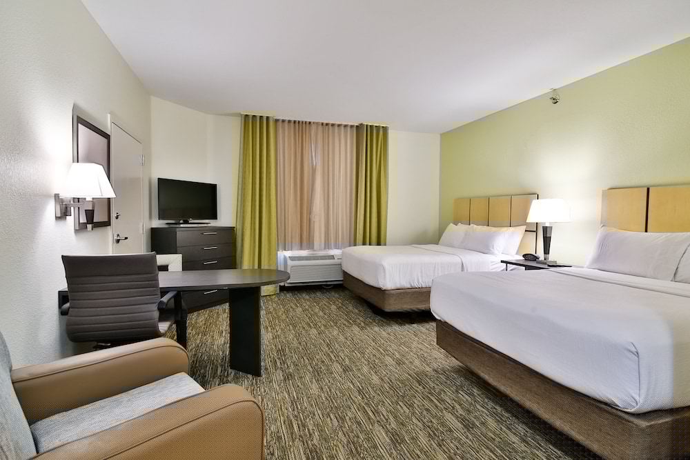 Candlewood Suites Bismarck 13/51