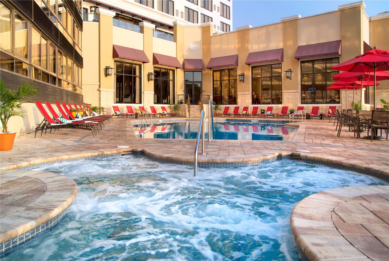 Ramada Plaza by Wyndham Orlando Resort & Suites Intl Drive 10/22