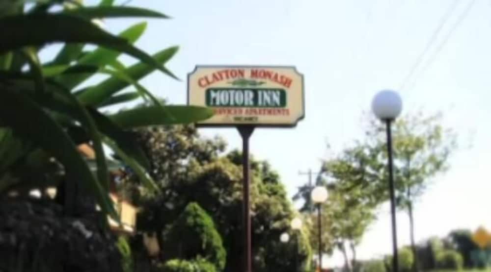 Clayton Monash Motor Inn & Serviced Apartments 8/17