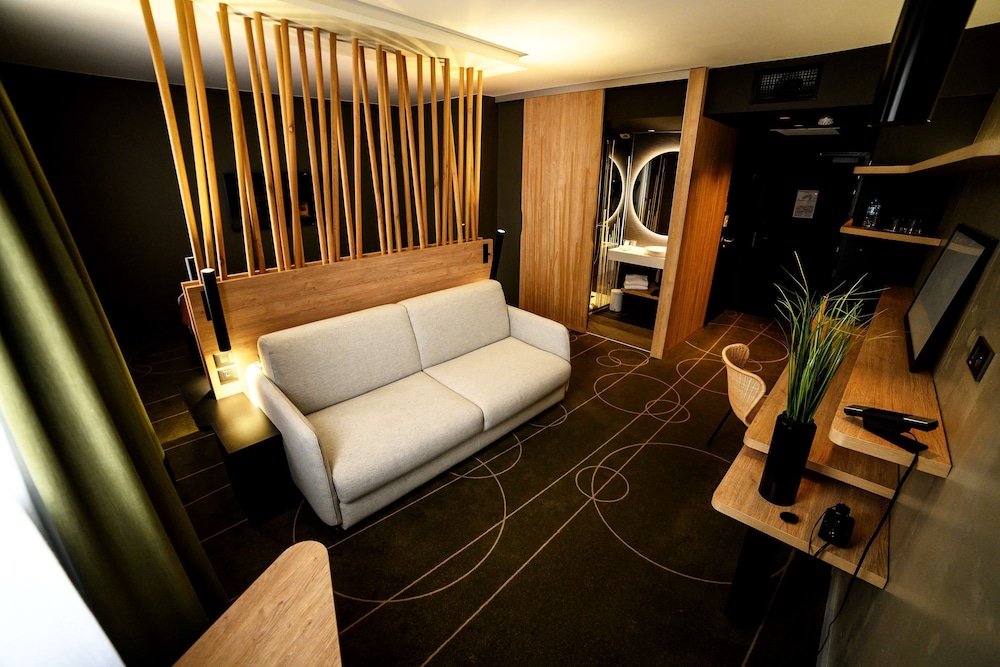 Hotel Belaroia 41/61