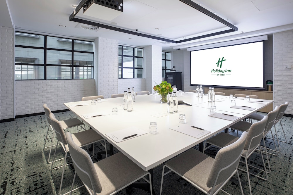 Holiday Inn Melbourne Bourke Street Mall by IHG 42/48