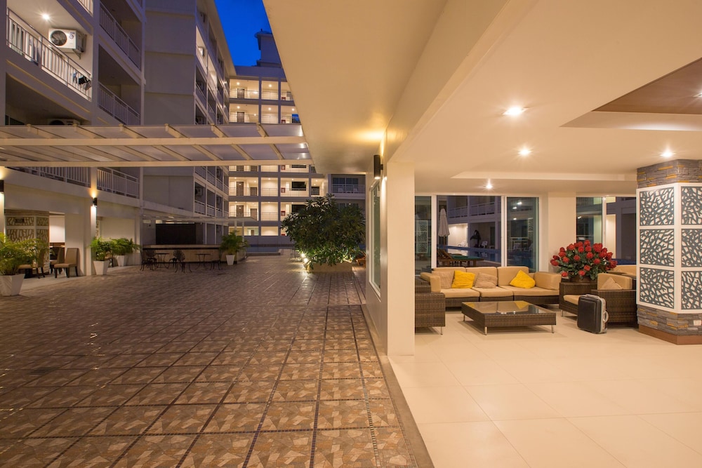 Chanalai Hillside Resort 68/74