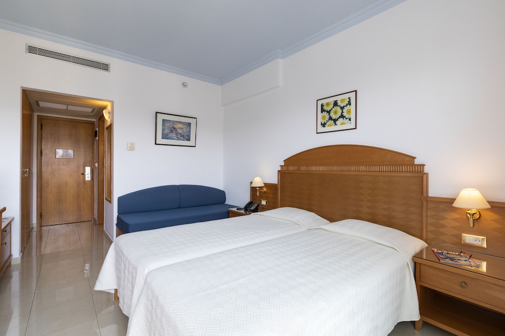 ROOM, DOUBLE OR TWIN BED, MOUNTAIN VIEW