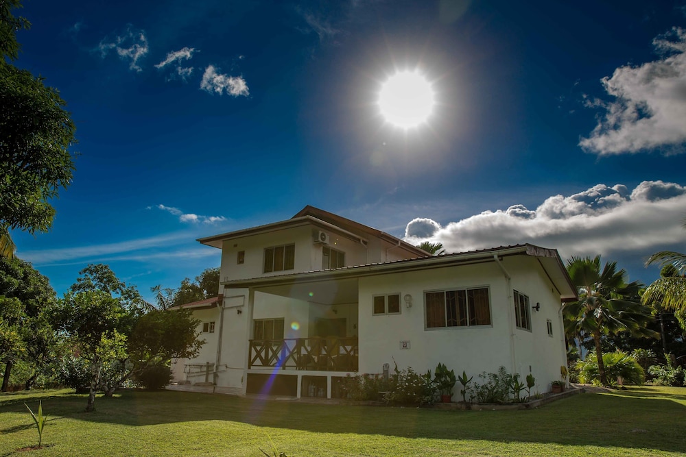 The Orchard Self-Catering Villa 2/50