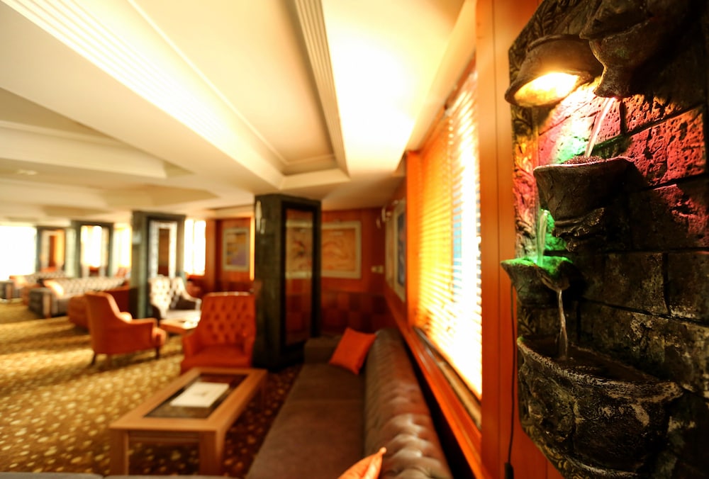 Prestige Hotel 36/49