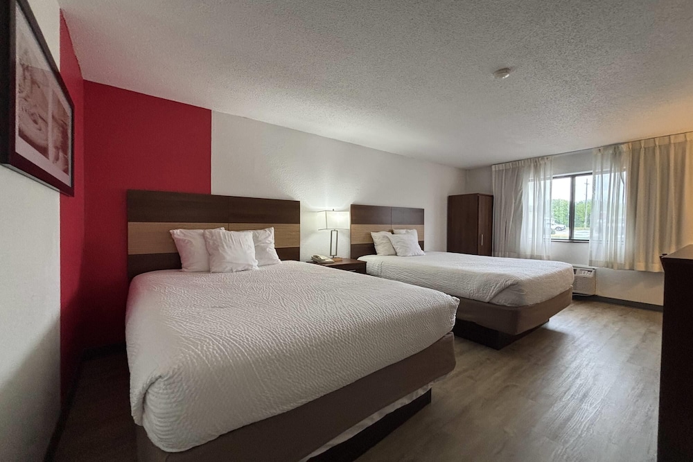 Ramada by Wyndham Effingham 6/41