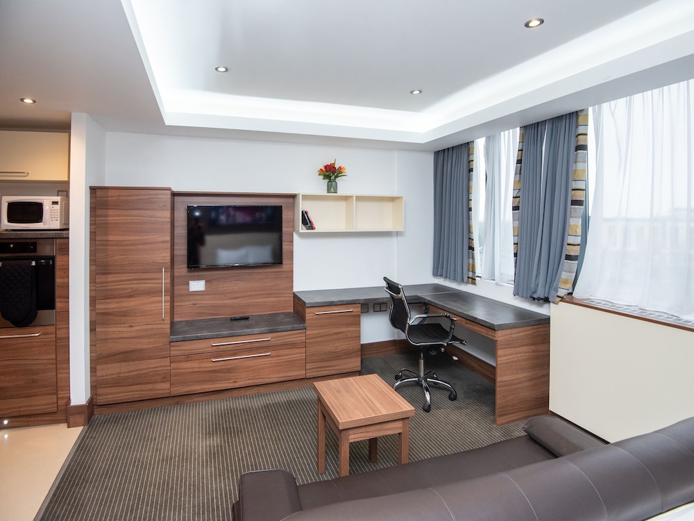 Livin Serviced Apartments 58/68