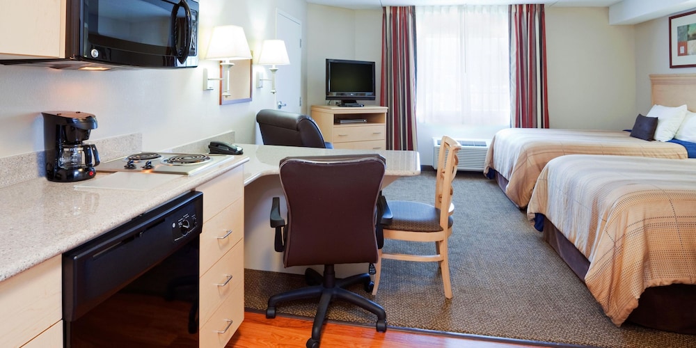 Candlewood Suites Jacksonville 54/72