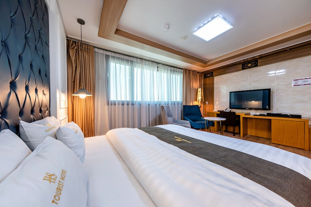 Hs Tourist Hotel 9/56