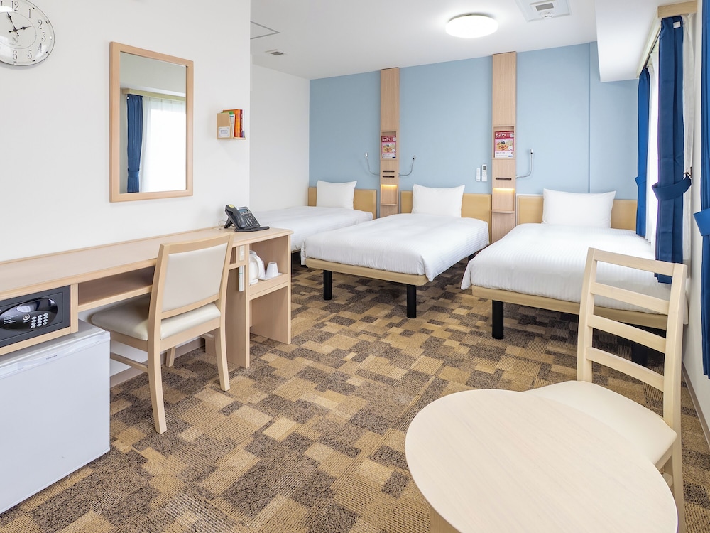 ROOM, TRIPLE