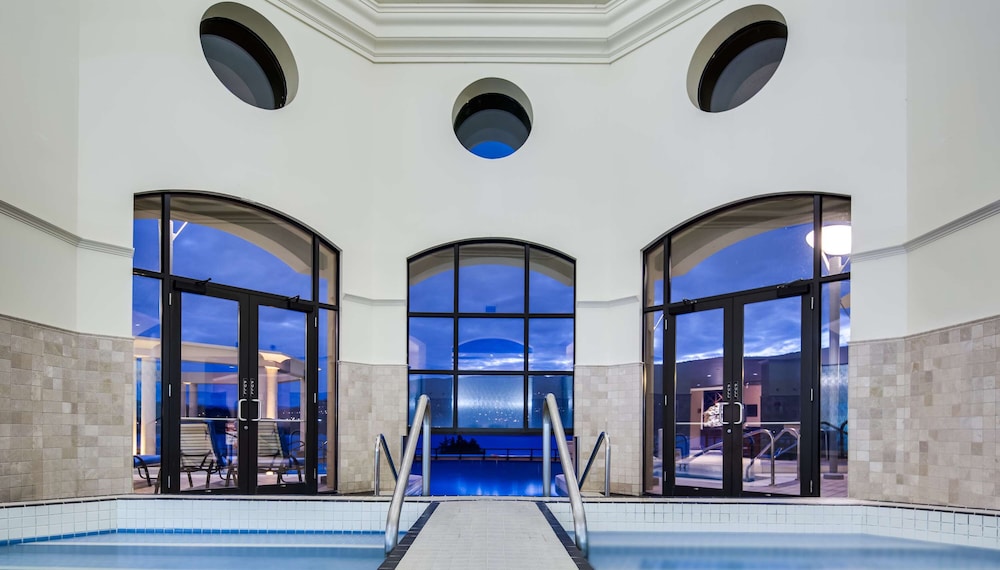 The Royal Kelowna 33/64