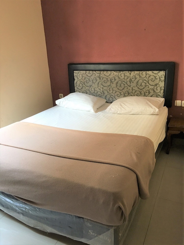 Hotel 68 Lembang 12/27