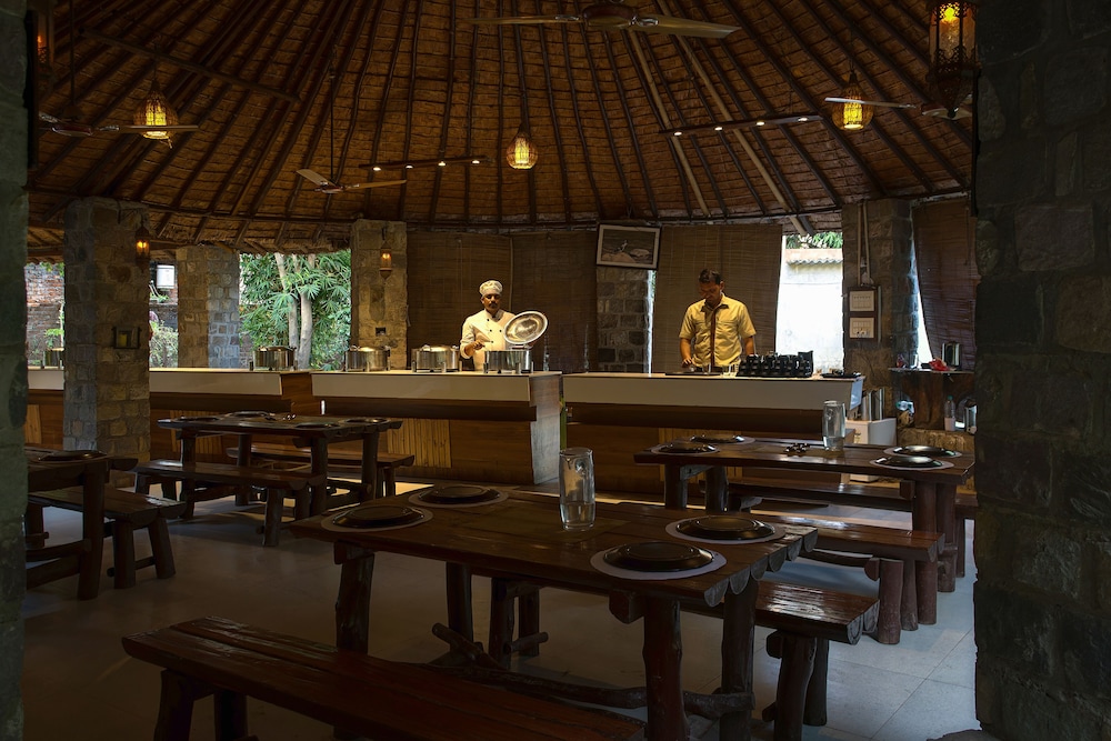 CORBETT MACHAAN RESORT 31/50