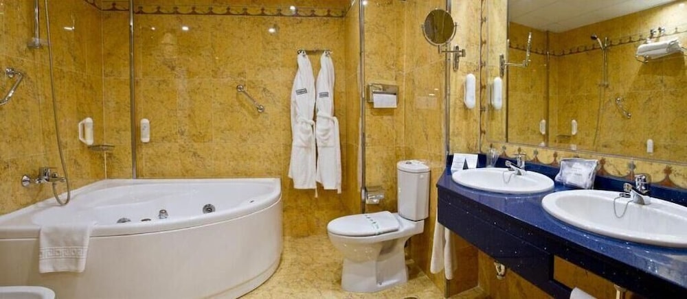 Gaviotas Hotel & Event Center 34/35