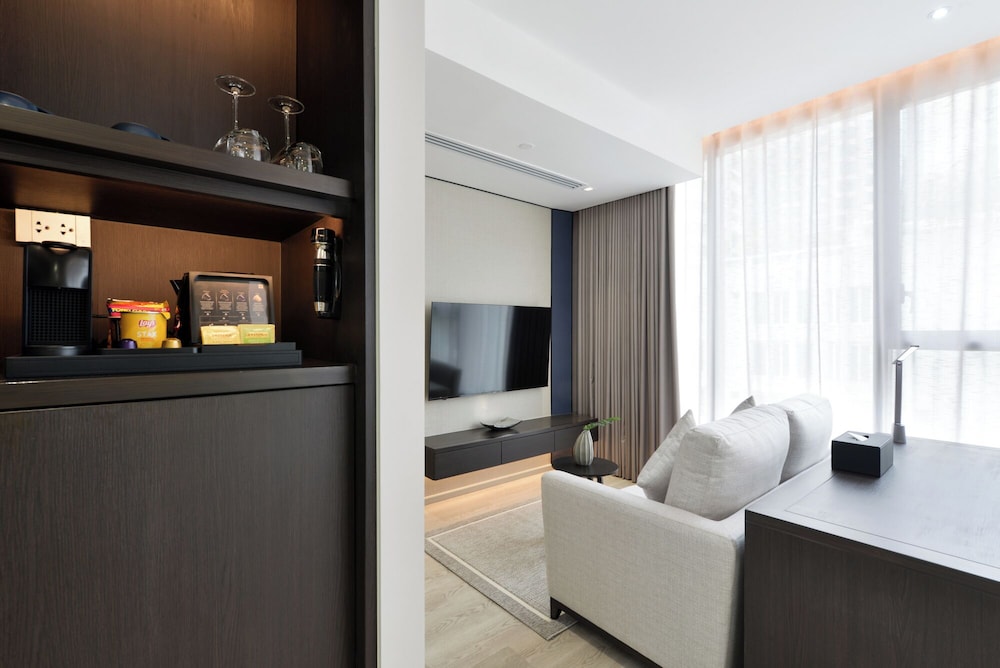 GM Estate Hotel and Executive Apartments 65/85