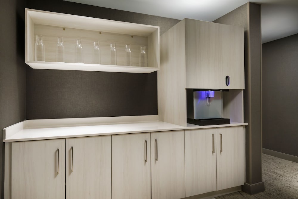 AC by Marriott Portland Beaverton 4/36