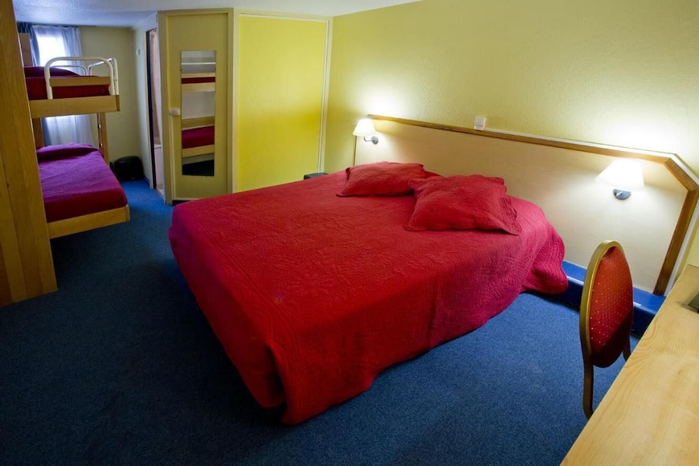 Hipotel Paris Marne la Vallée 26/48