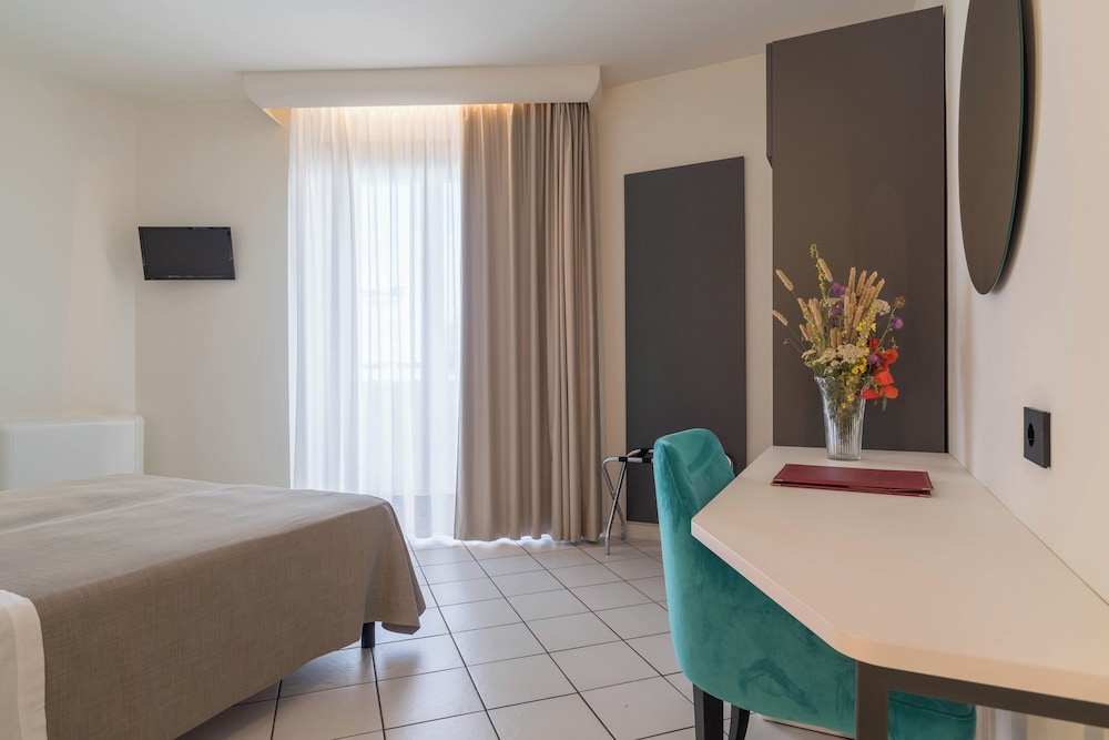 Hotel Lo Smeraldo 27/34