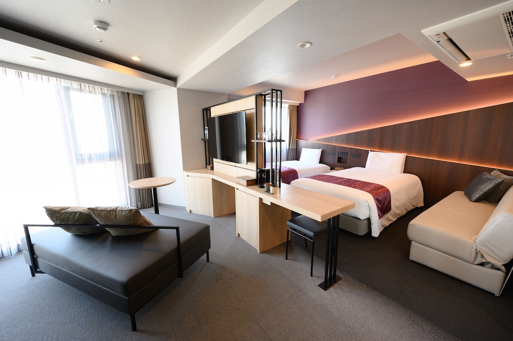 Corner Suite Room