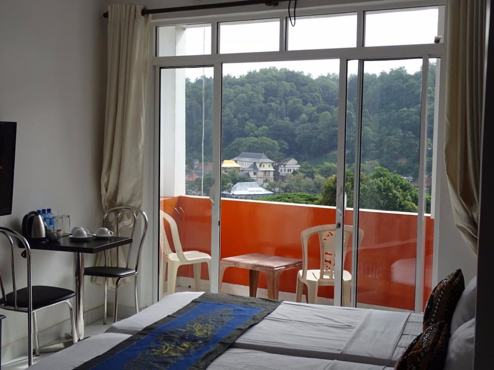 Kandy Supreme Hotel 33/61