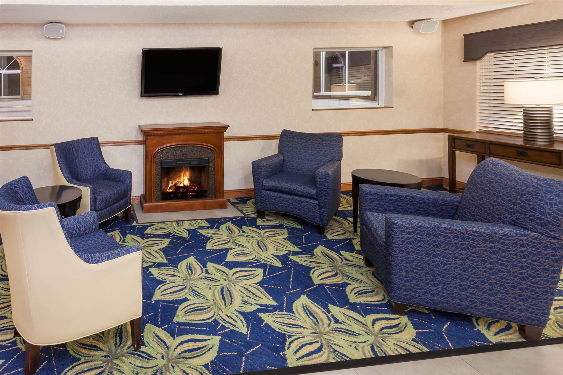Galesburg Inn and Suites 33/42
