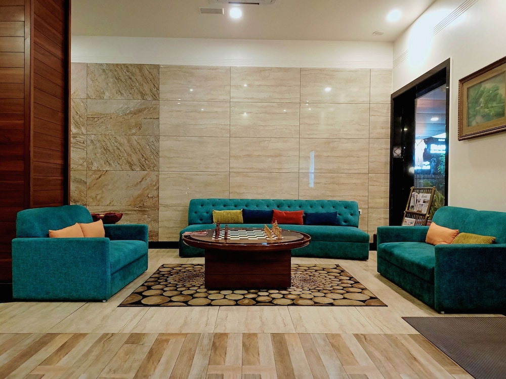 Oyo Premium Muncipal Garden Margao 12/17