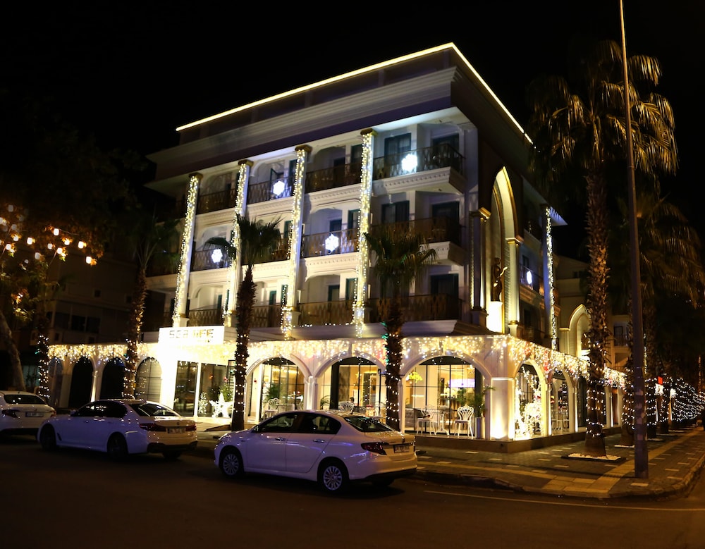 Sealife Lounge - Adults Only 6/50