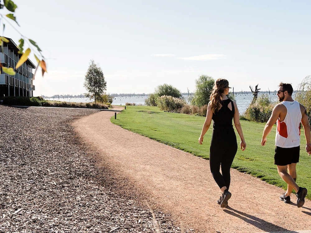 The Sebel Yarrawonga Silverwoods 42/50