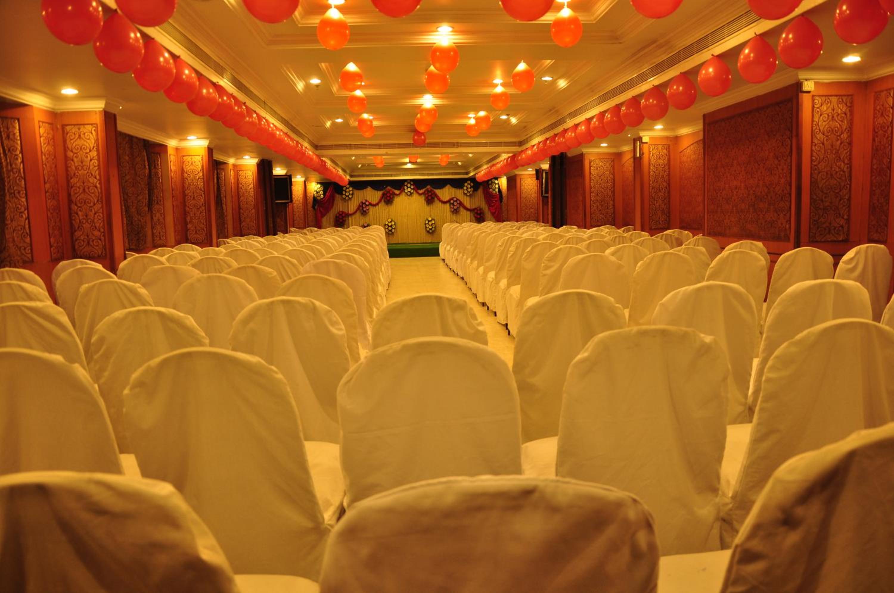 ROYAL FORT HOTEL 28/32