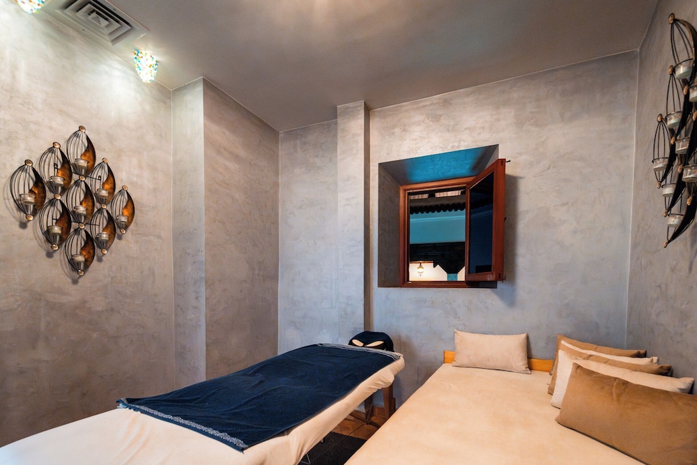 Riad Ysalis 32/50
