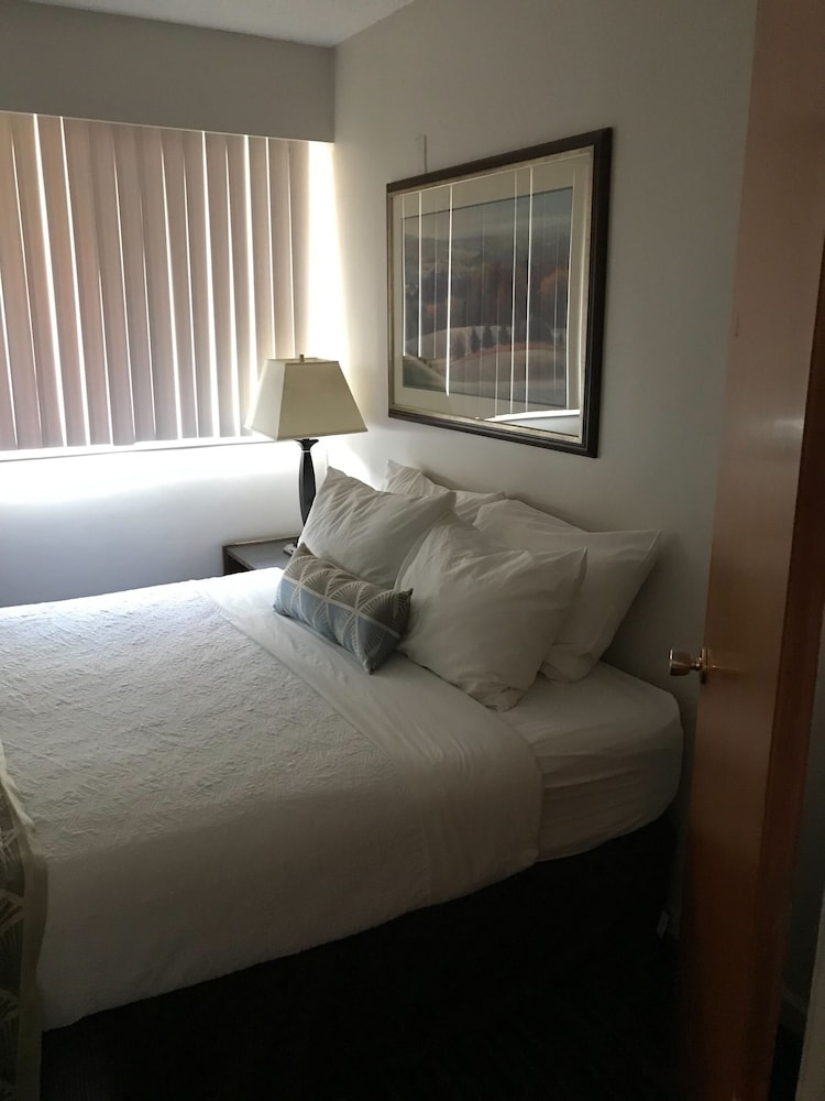 Recreation Inn & Suites 29/63