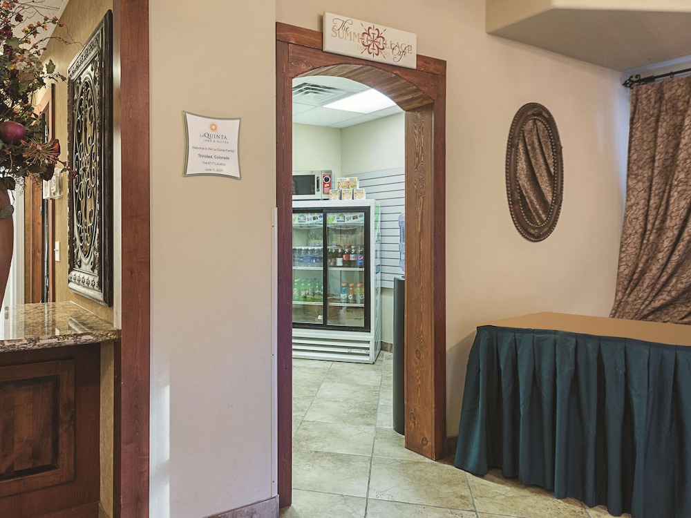 La Quinta Inn & Suites by Wyndham Trinidad 50/61