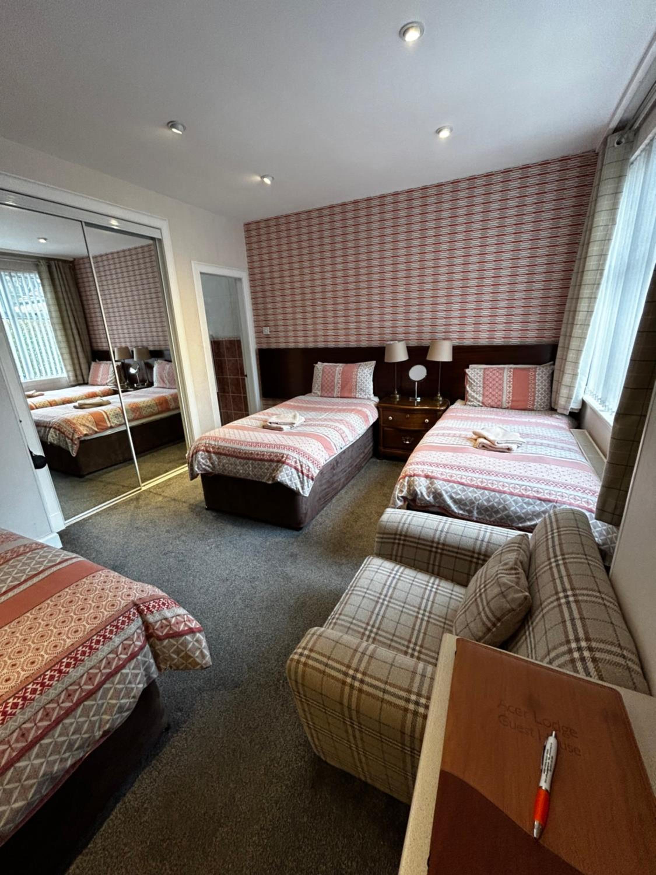 Acer Lodge Guest House 5/26